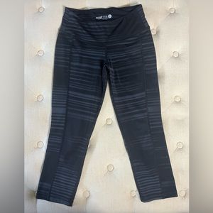 Old Navy stripe crop leggings size small